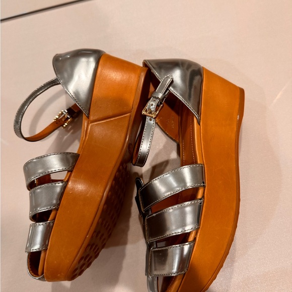TODS Metallic Silver Women's Sandals - Picture 3 of 8